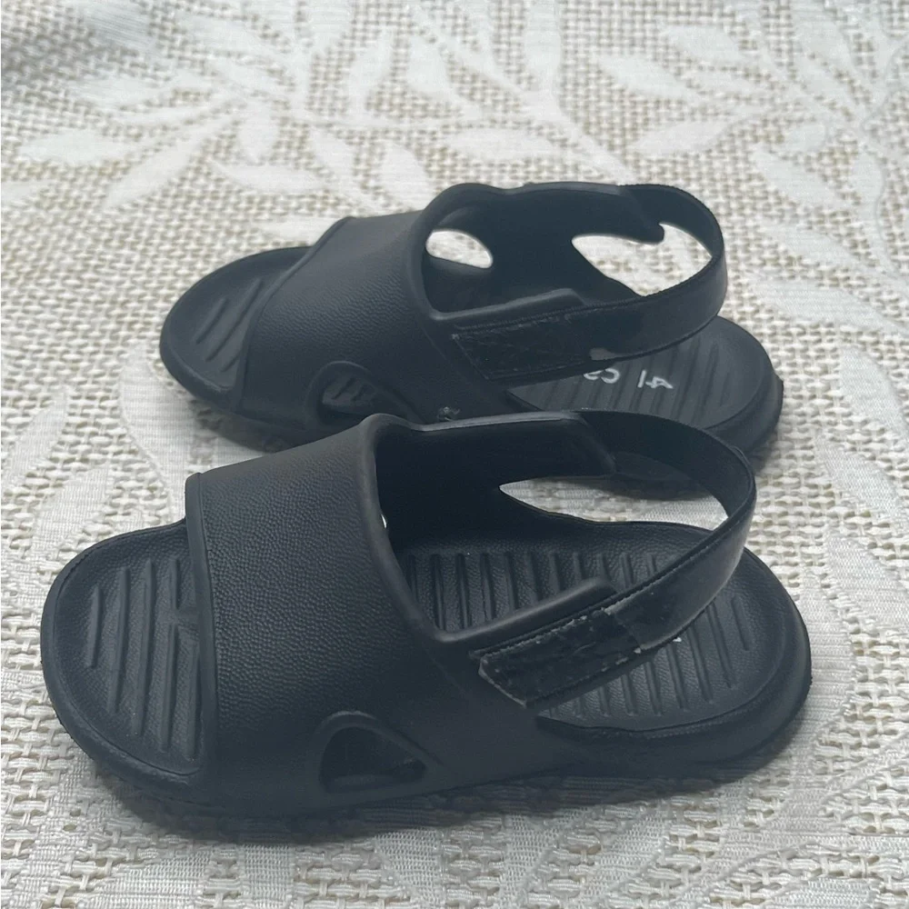 Carter's toddler Black Kids Sandals Water Shoes 4